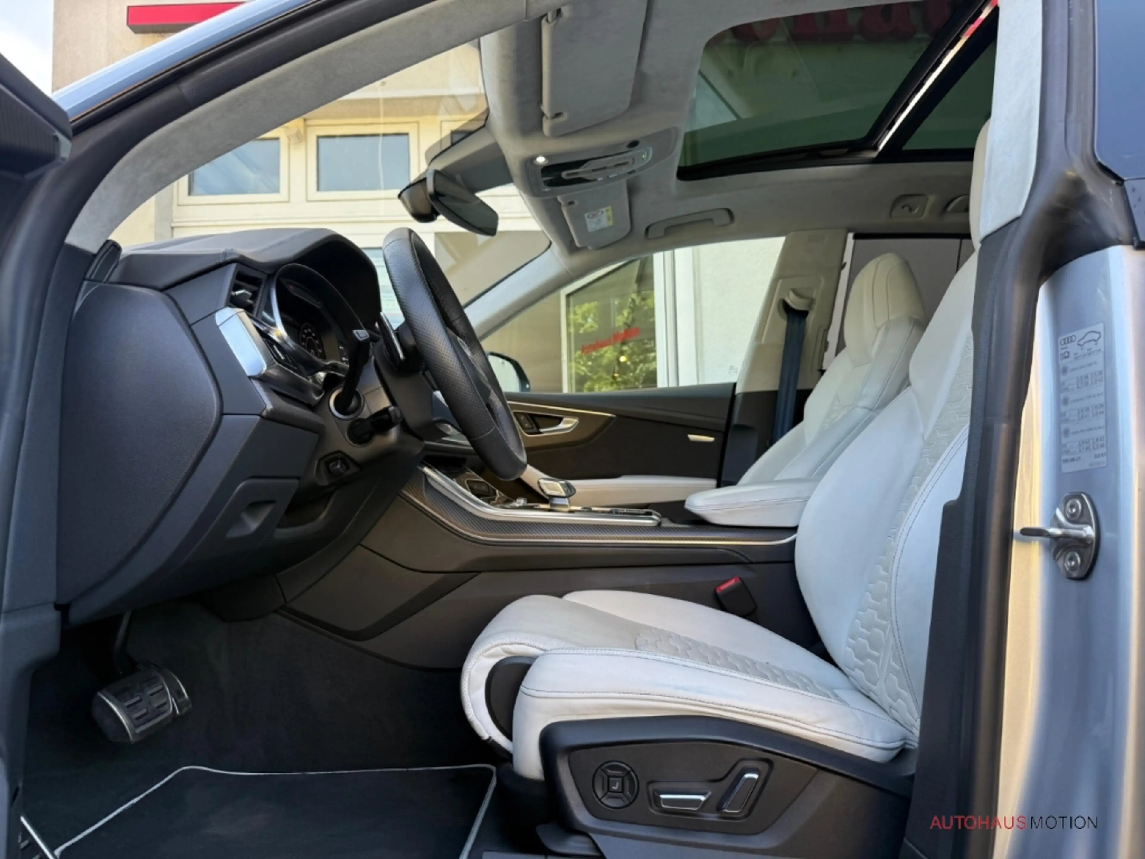 Audi RS Q8 4.0 TFSI quattro exclusive HUD Pano 360 Kamera — photo 10