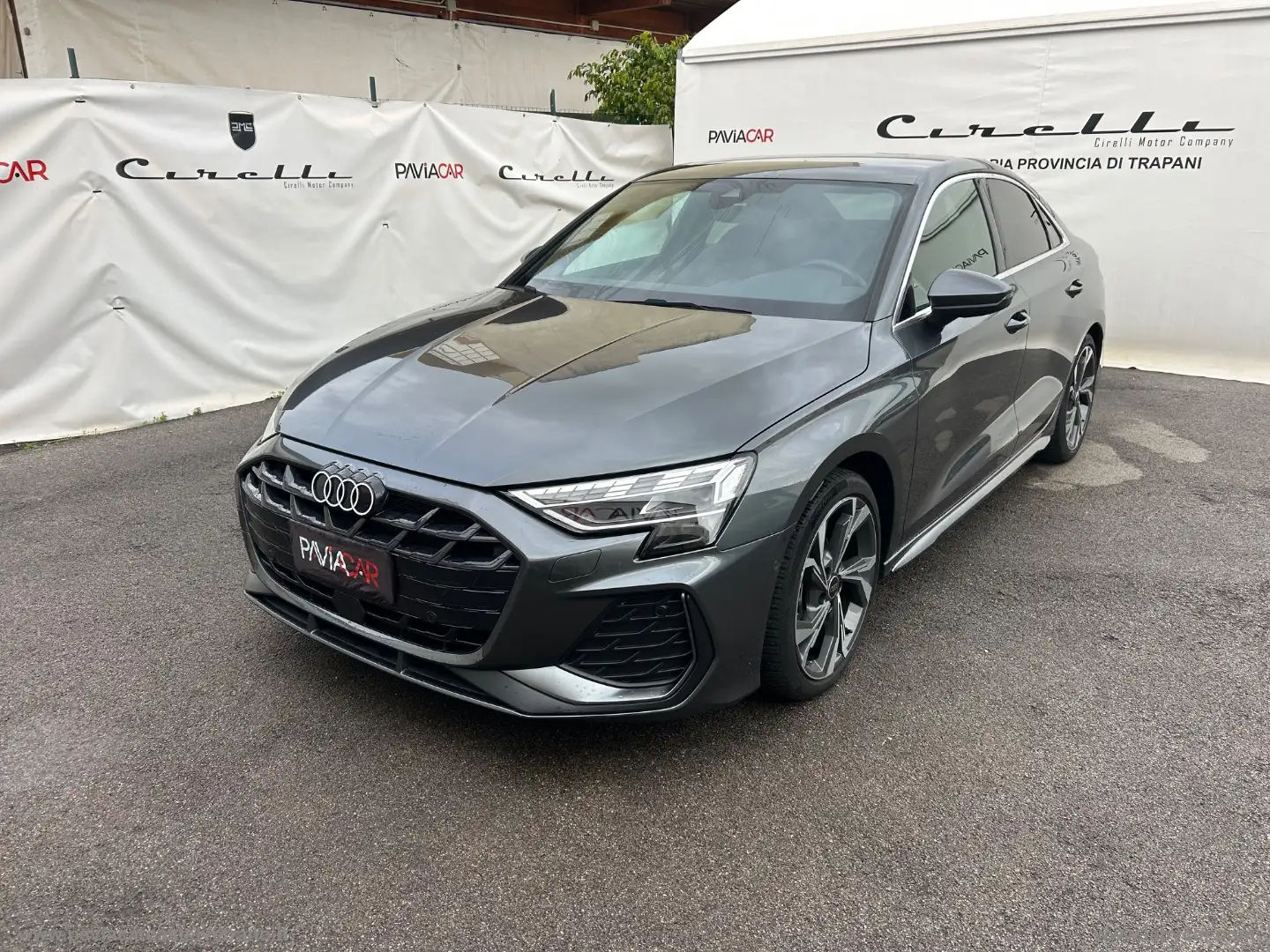 Audi A3 Sedan 35 TDI S tronic S line edition Grau - 2
