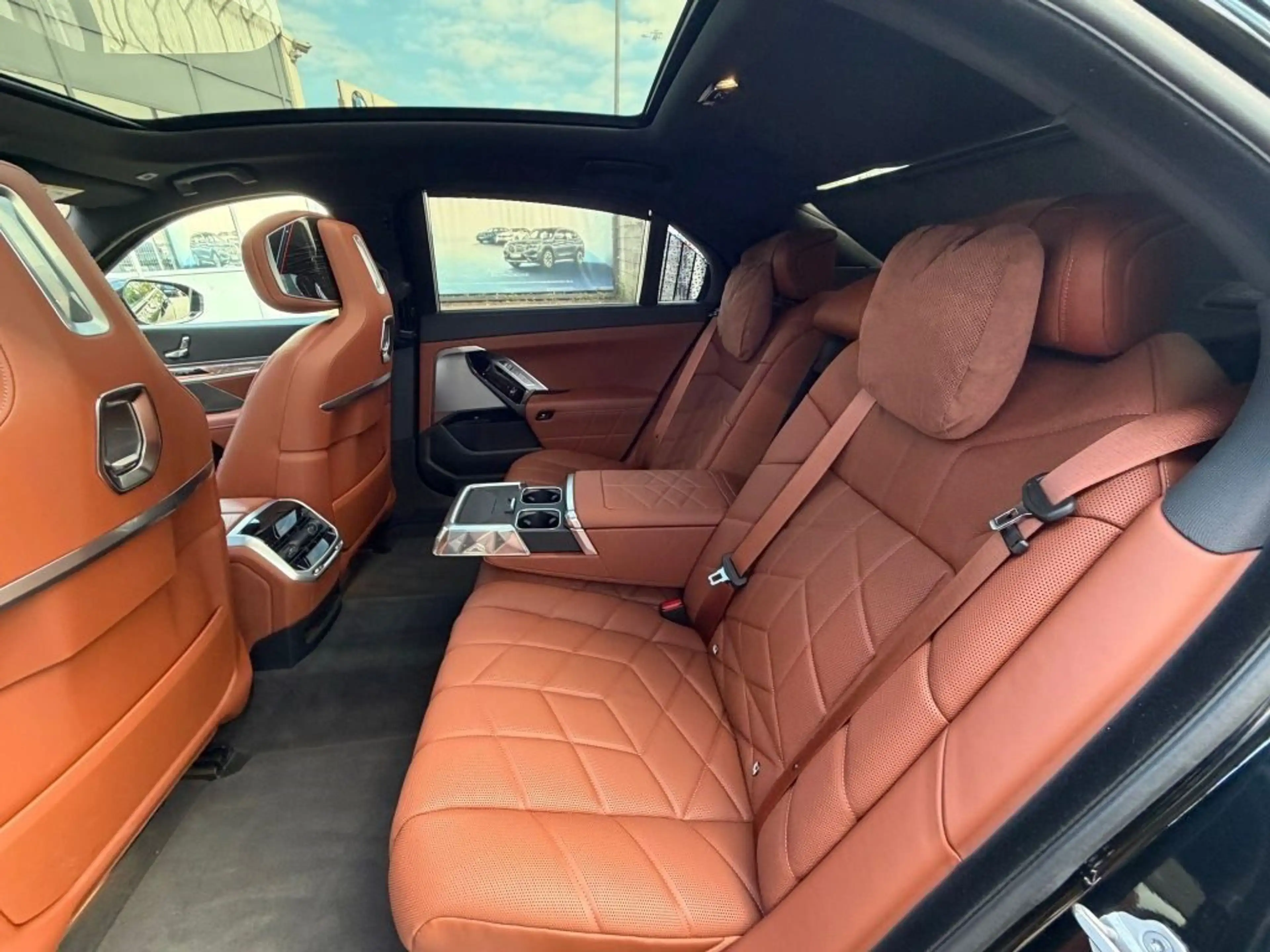 BMW 750 e xDrive M Sport Pro AHK Massage Sitzklima 21 — photo 7