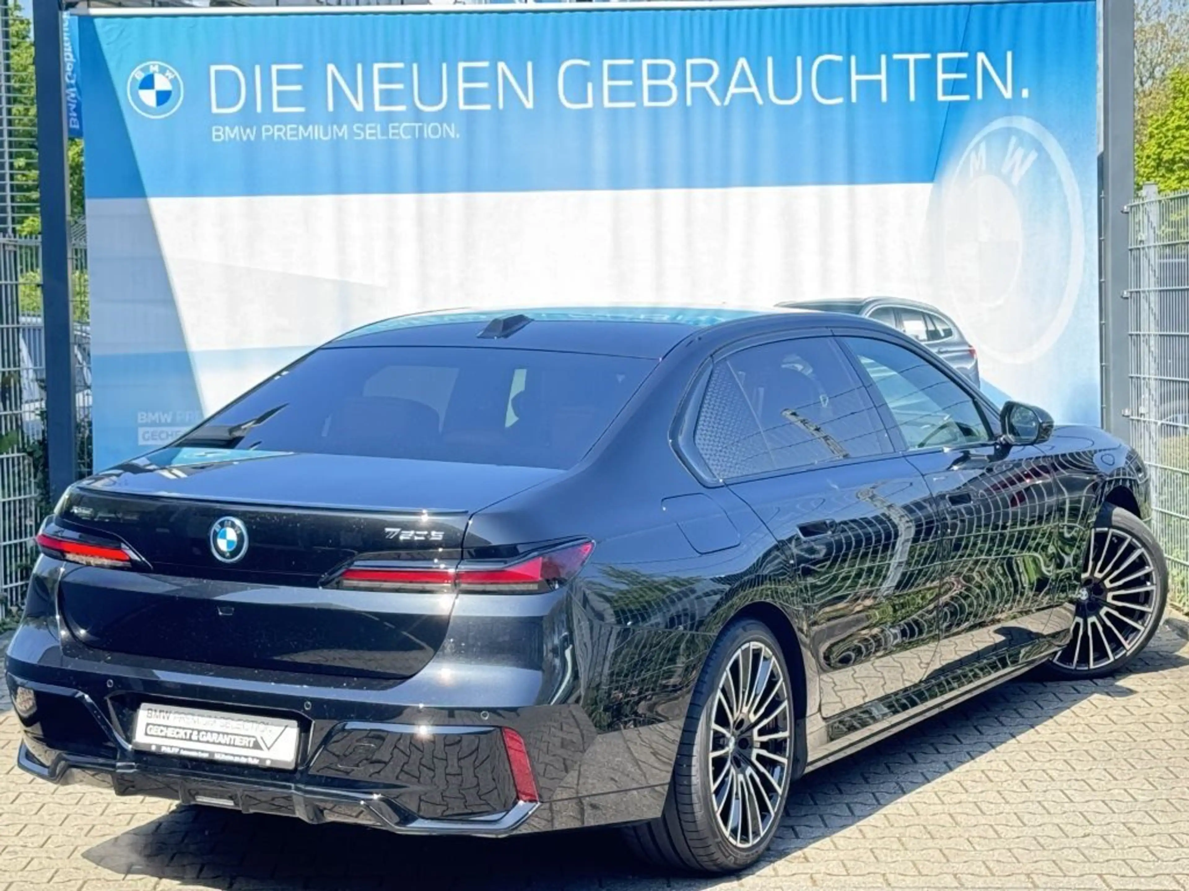 BMW 750 e xDrive M Sport Pro AHK Massage Sitzklima 21 — photo 3