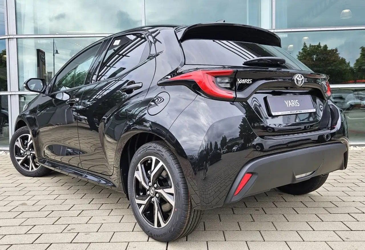 Toyota Yaris Hybrid 116 1.5 VVT-i Teamplayer*Comfort Paket* 5