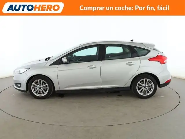 Ford Focus view 3