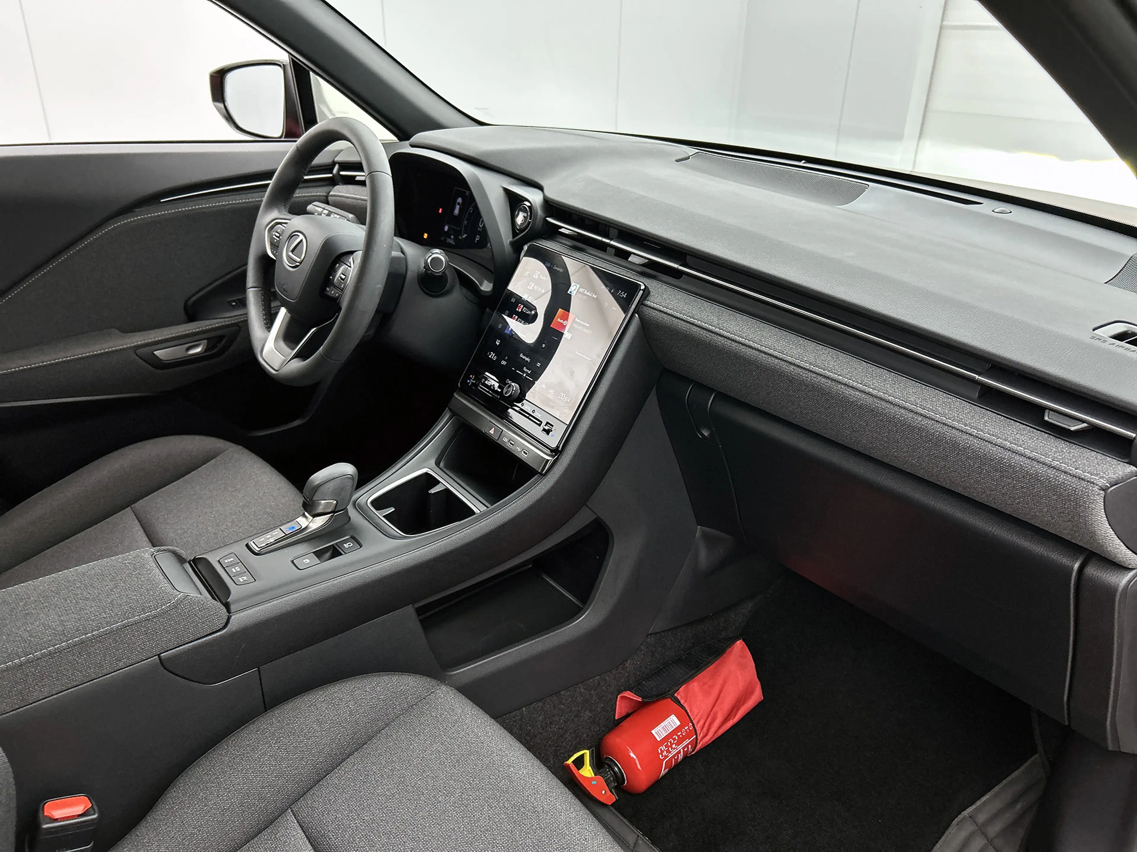 Lexus LBX 2WD | Apple Carplay/Android Auto | Achteruitrijcam — photo 6