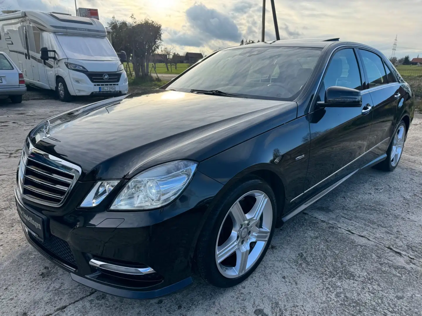 Mercedes-Benz E 500 CGI 4 MATIC AMG Sportpaket*ILS*AHK*S-DACH* Schwarz - 1