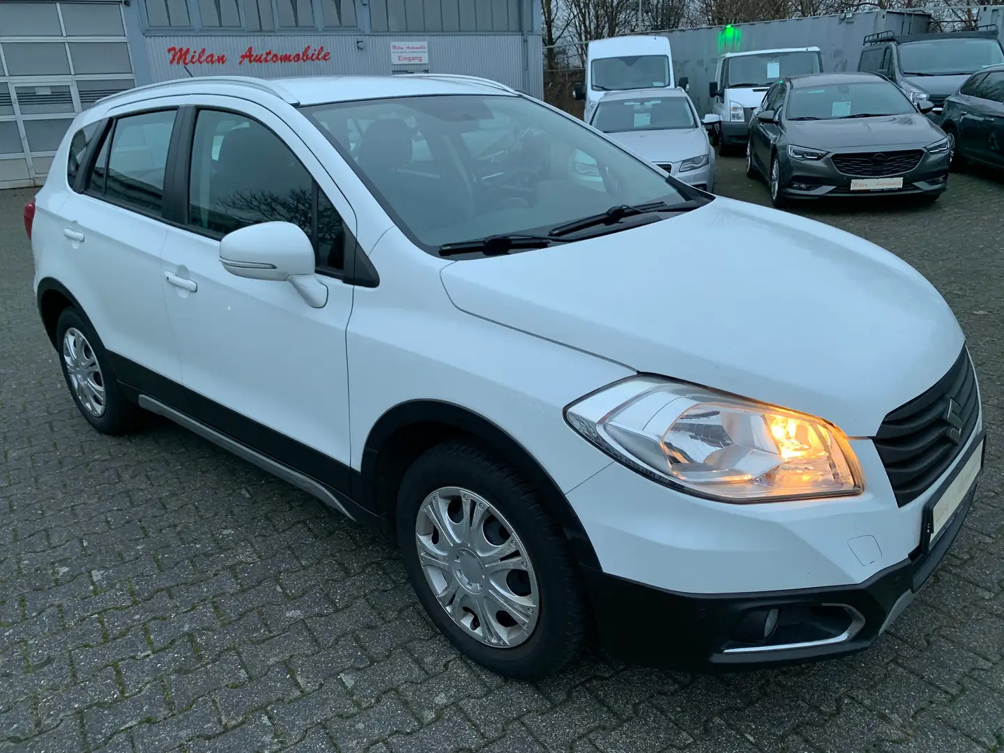 Suzuki SX4 S-Cross Comfort 4x4 S Cross AllGrip Alu-Klima-SHZG-AHK-1Hd - 1