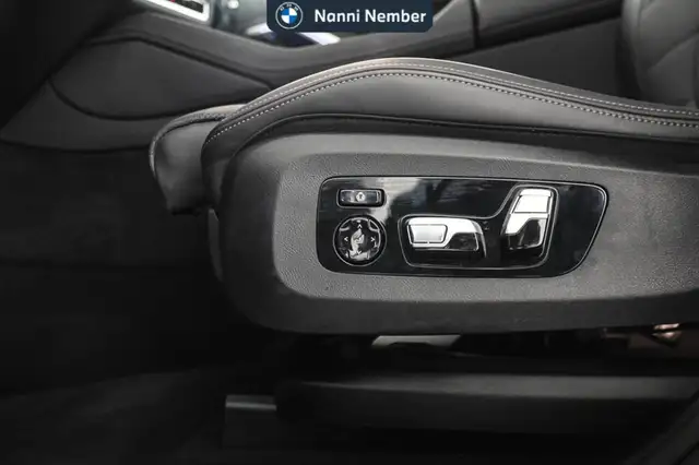 BMW X6 view 11