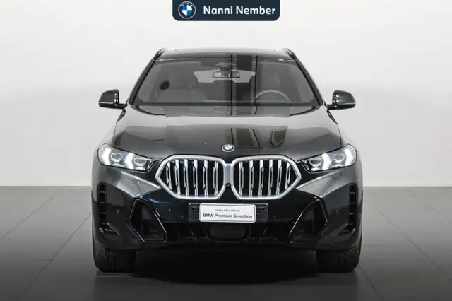 BMW X6 view 2