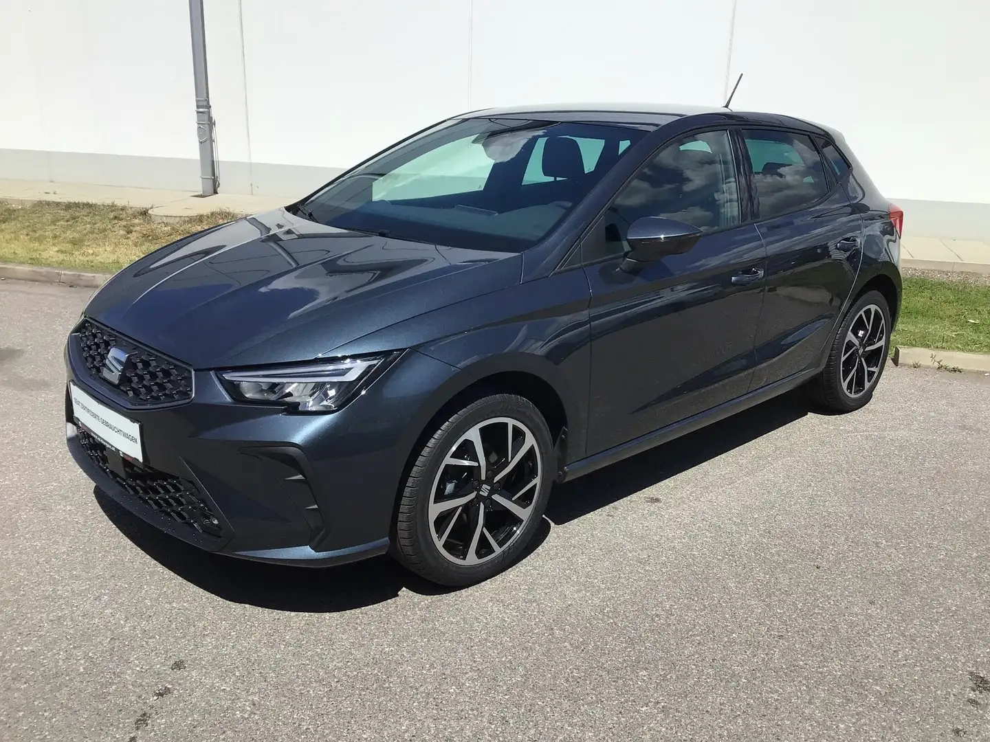 SEAT Ibiza Style Edition 1.0 TSI 95PS Grau - 2