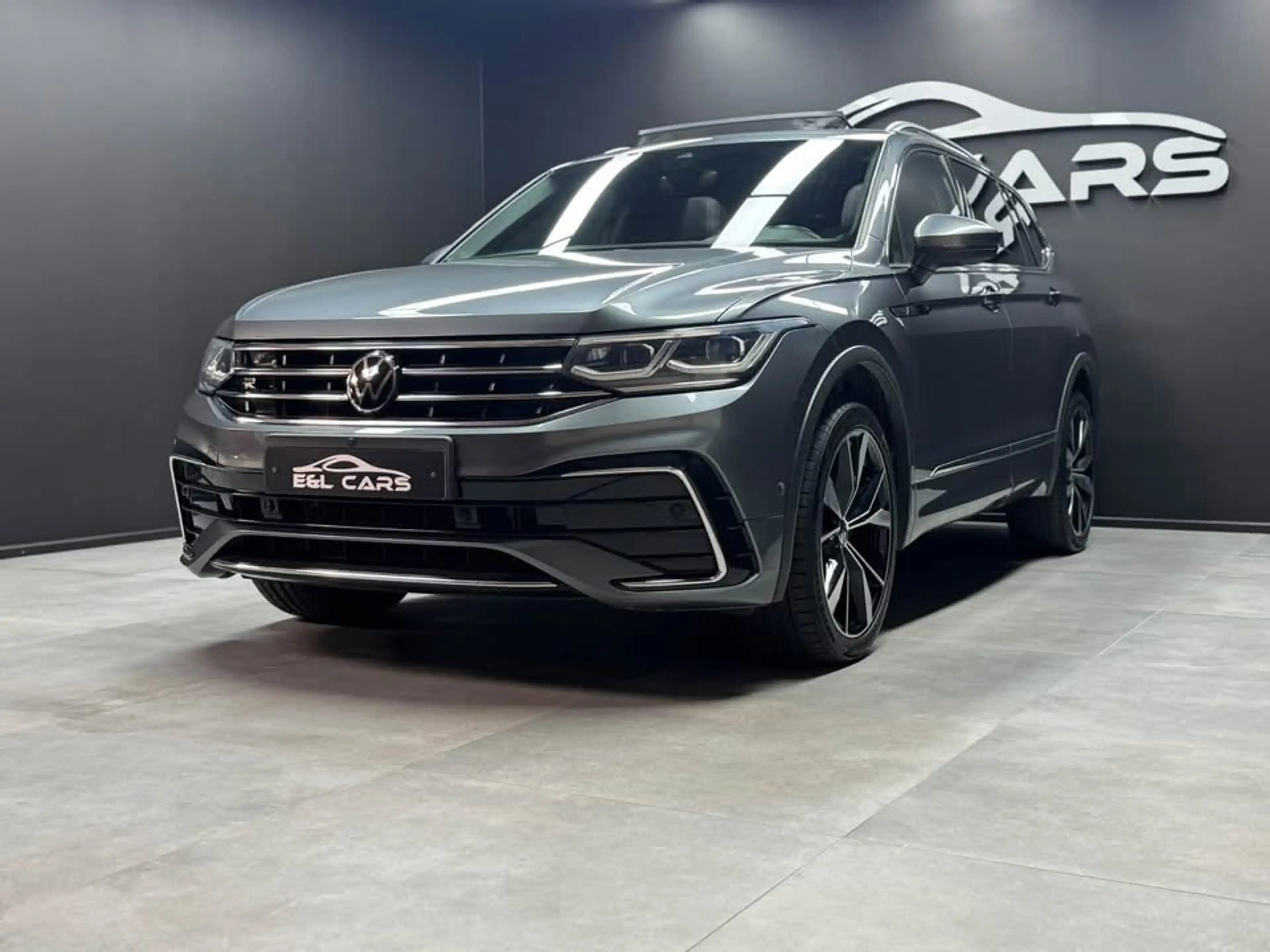 Volkswagen Tiguan Allspace Tiguan Allspace 2.0 TDi R-Line 7pl. DSG **12 mois de garantie**