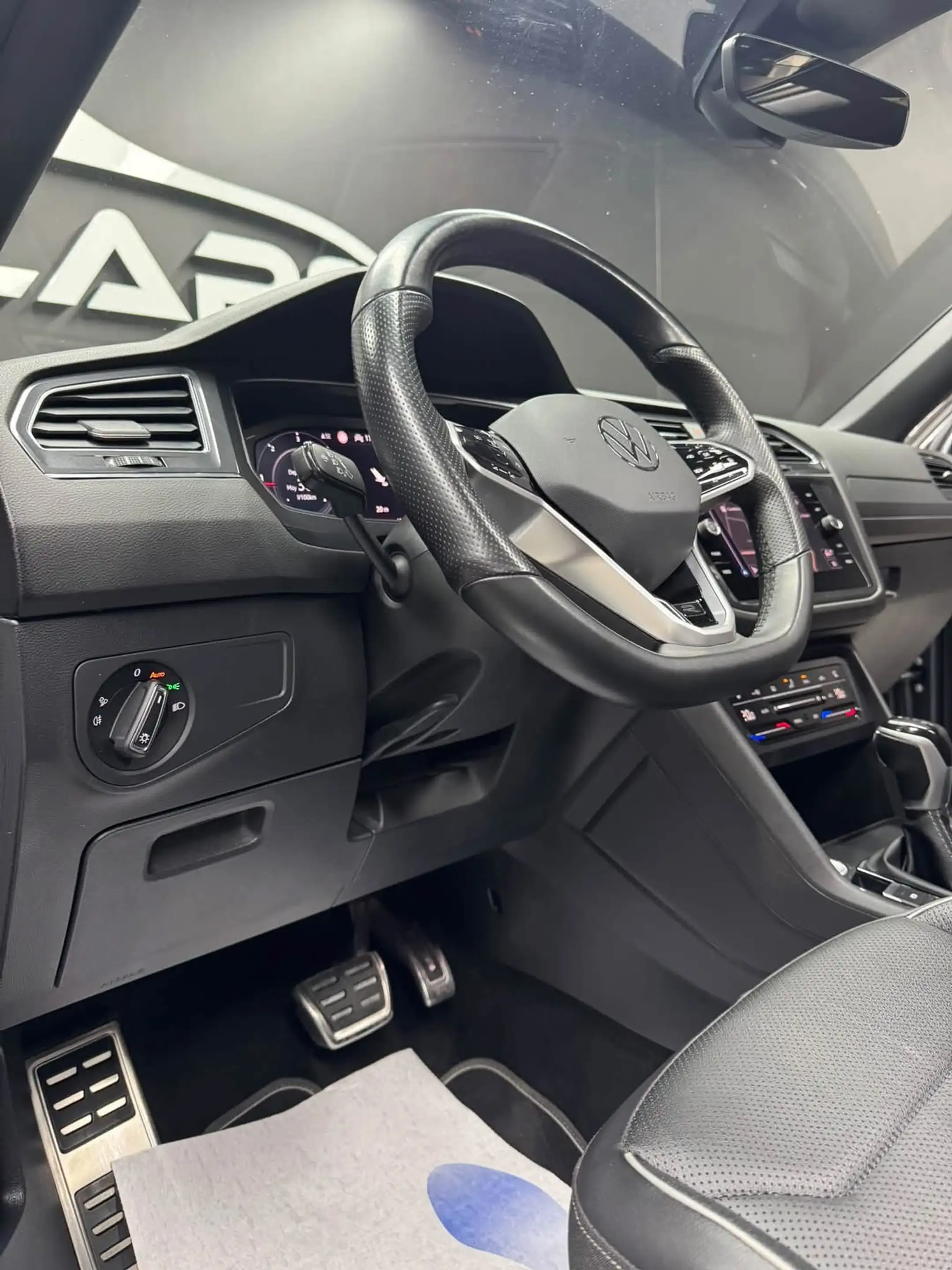 Volkswagen Tiguan Allspace Tiguan Allspace 2.0 TDi R-Line 7pl. DSG **12 mois de garantie** — photo 13