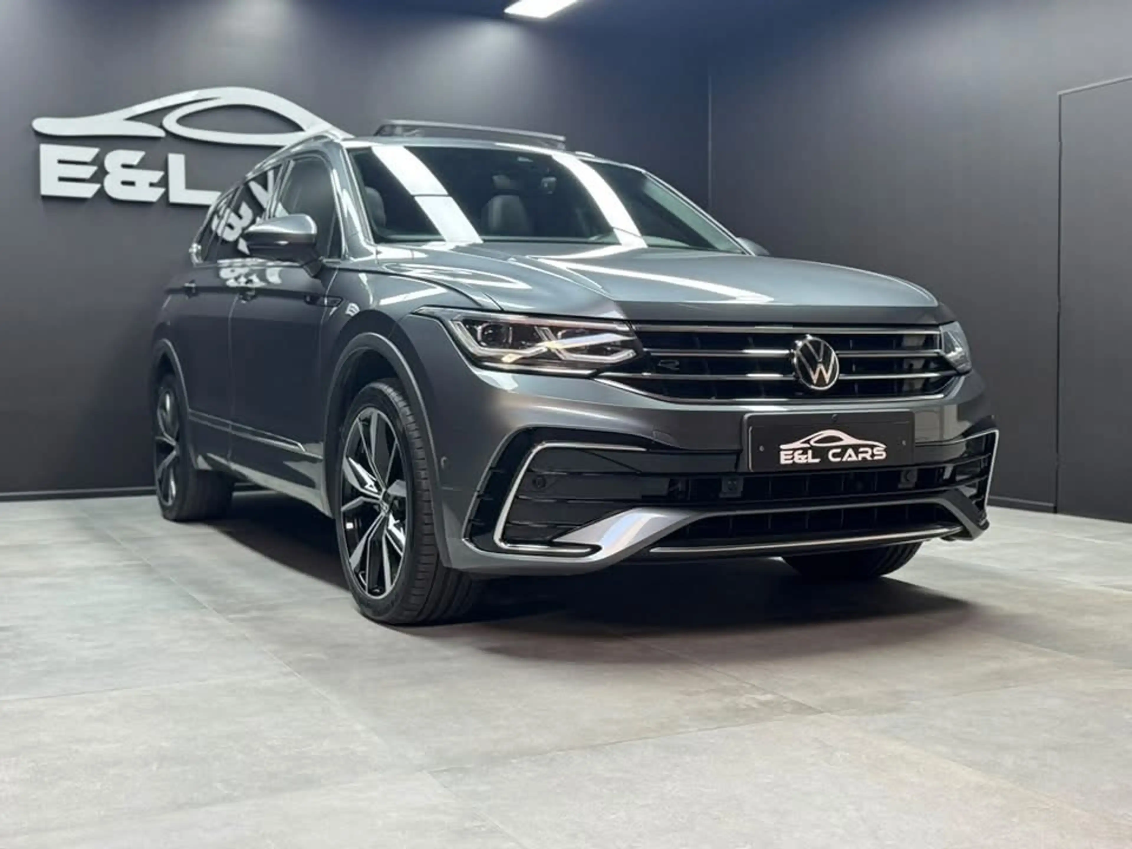 Volkswagen Tiguan Allspace Tiguan Allspace 2.0 TDi R-Line 7pl. DSG **12 mois de garantie** — photo 3