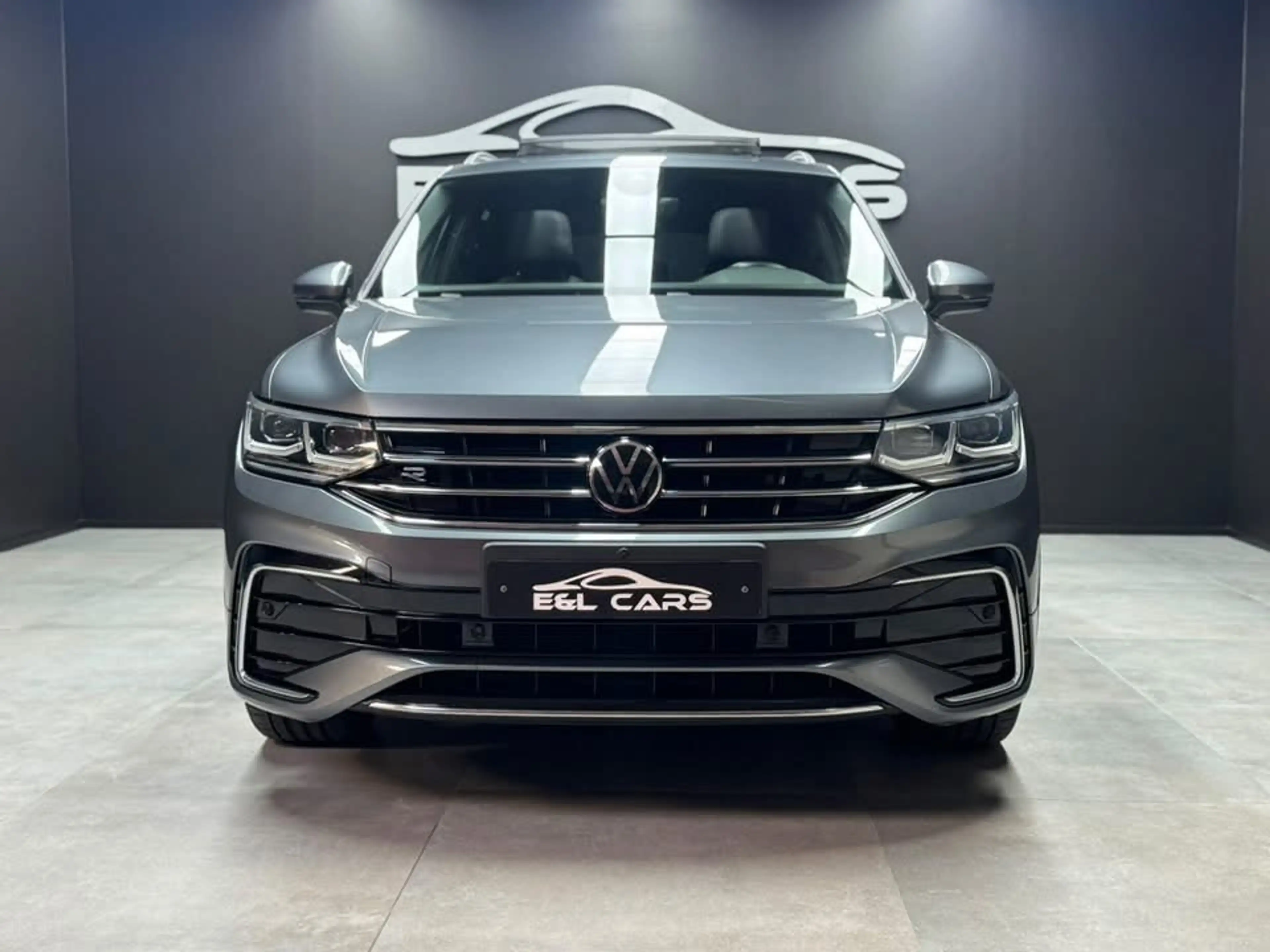 Volkswagen Tiguan Allspace Tiguan Allspace 2.0 TDi R-Line 7pl. DSG **12 mois de garantie** — photo 2