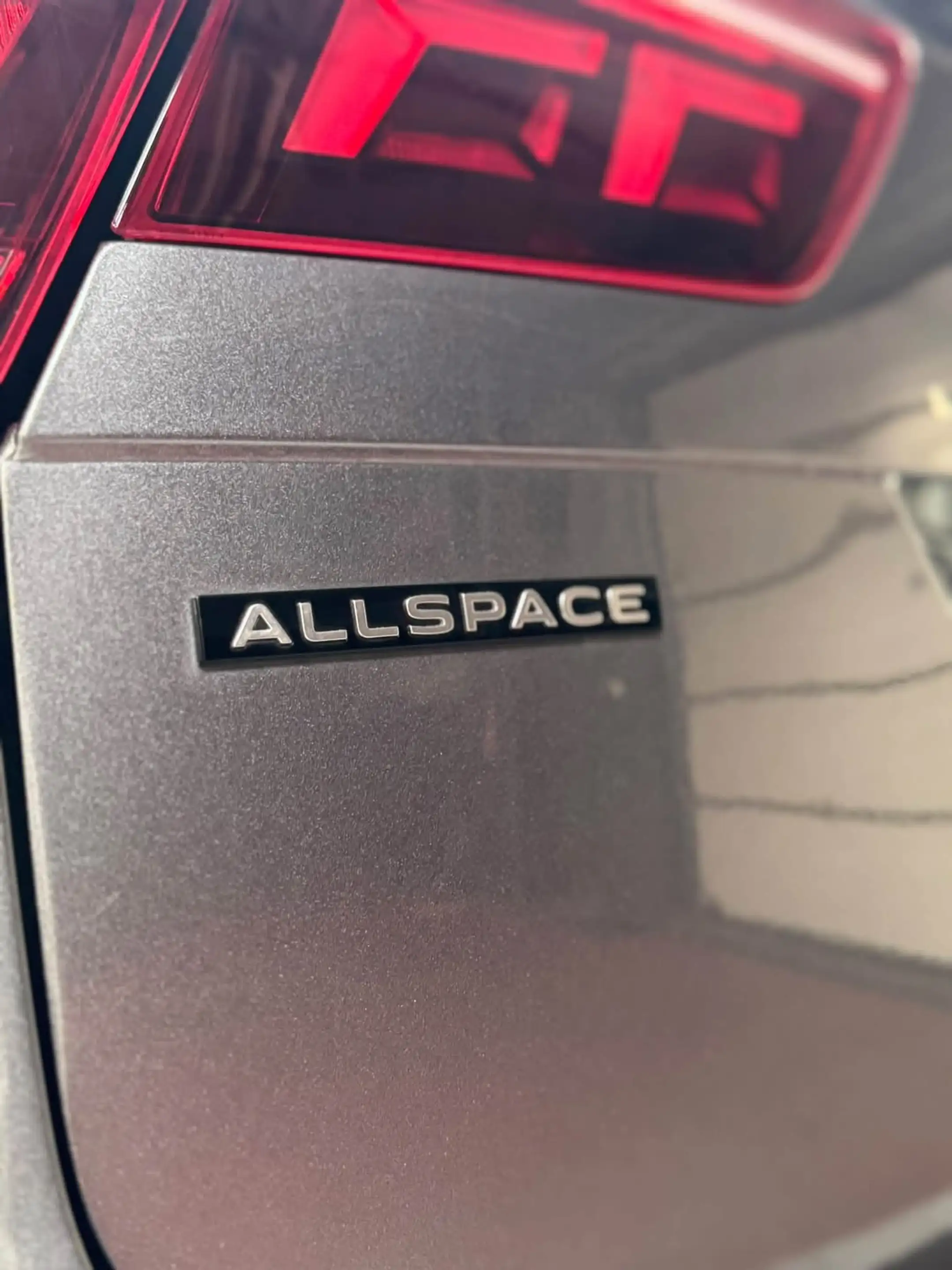 Volkswagen Tiguan Allspace Tiguan Allspace 2.0 TDi R-Line 7pl. DSG **12 mois de garantie** — photo 8