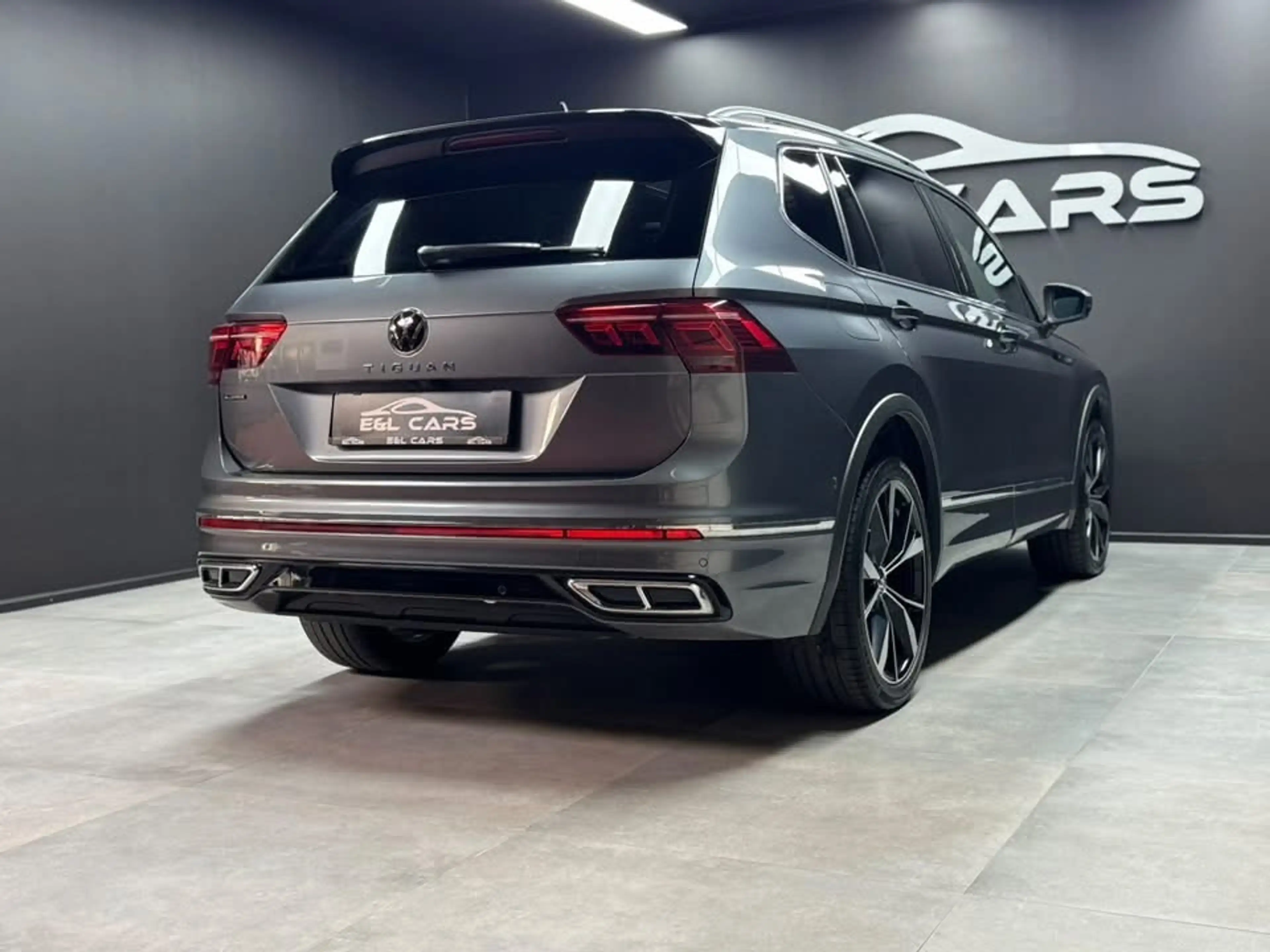 Volkswagen Tiguan Allspace Tiguan Allspace 2.0 TDi R-Line 7pl. DSG **12 mois de garantie** — photo 4
