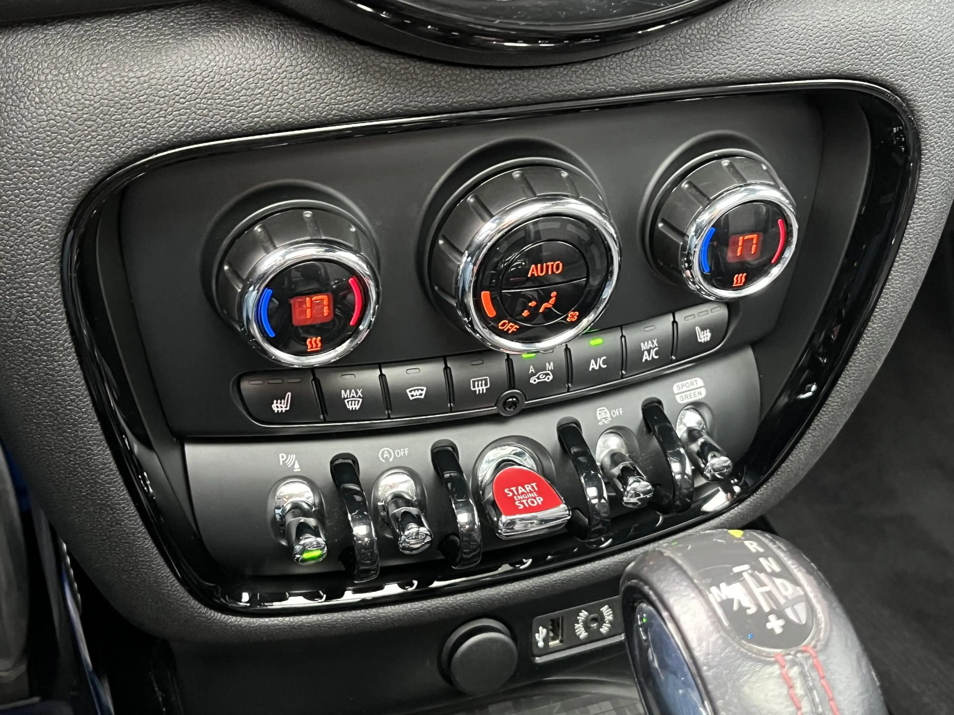 MINI John Cooper Works Clubman 2.0 ALL4 Chili — photo 14
