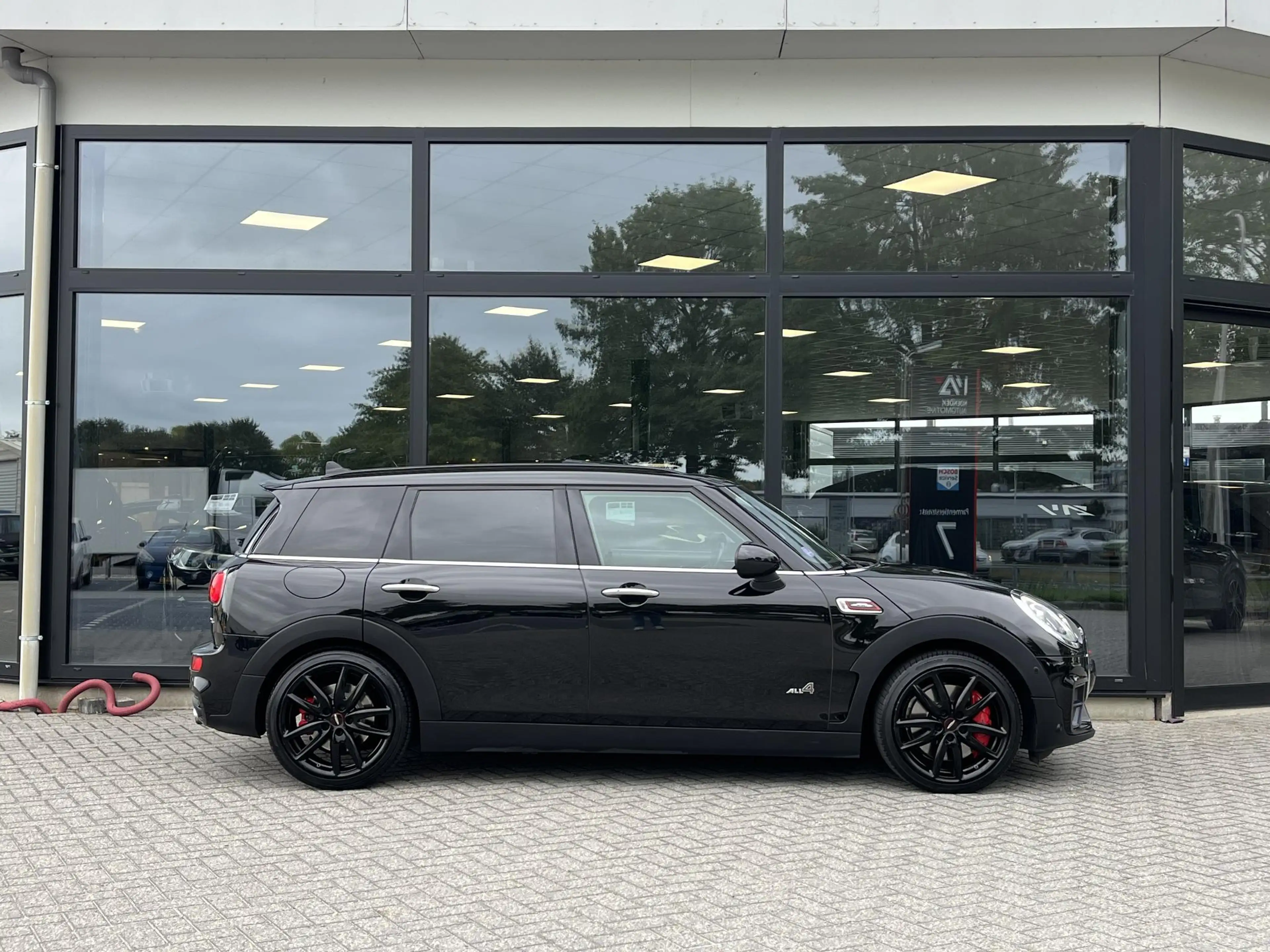MINI John Cooper Works Clubman 2.0 ALL4 Chili — photo 3