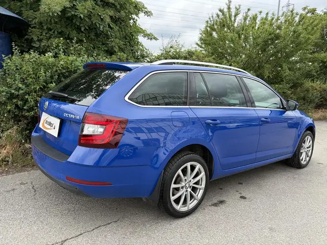 Skoda Octavia view 3