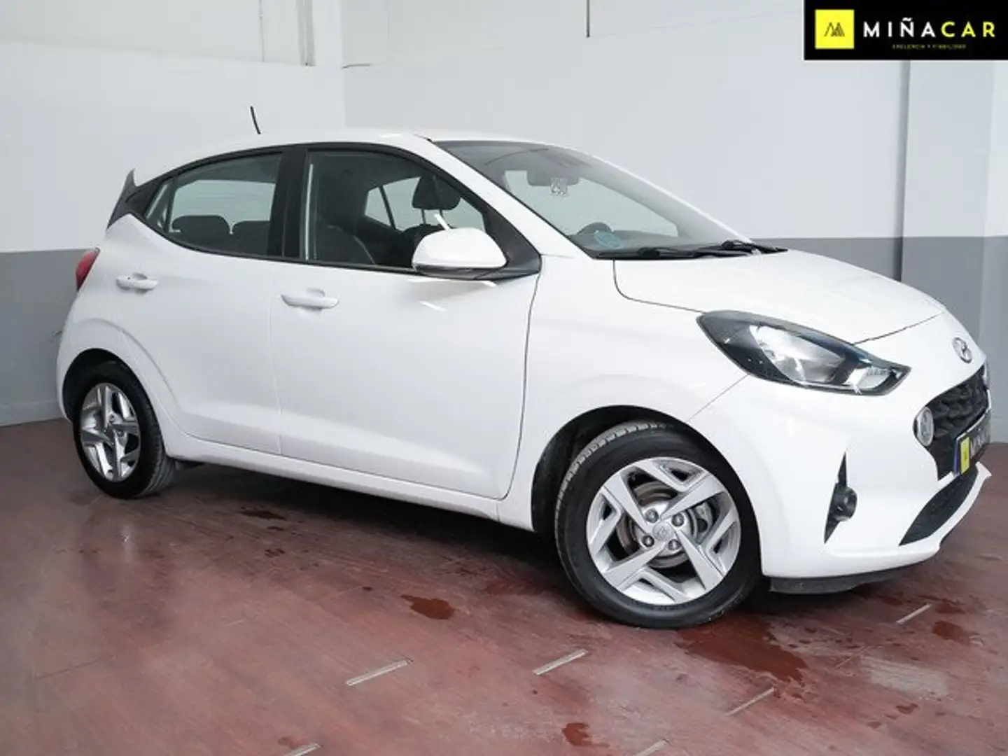 Hyundai i10 1.0 MPI Klass Weiß - 2