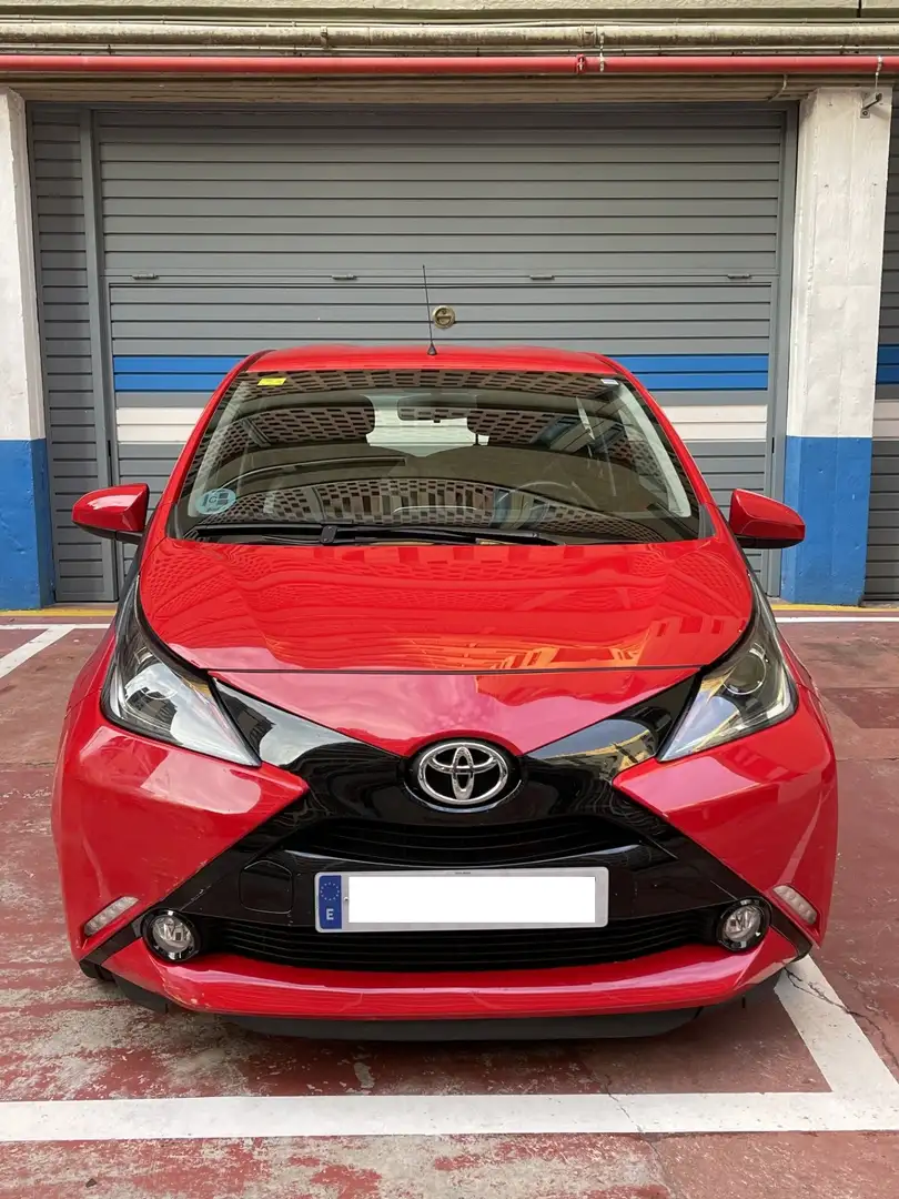 Toyota Aygo Aygo 1.0 VVT-i x-sky x-shift x-sky Rojo - 2