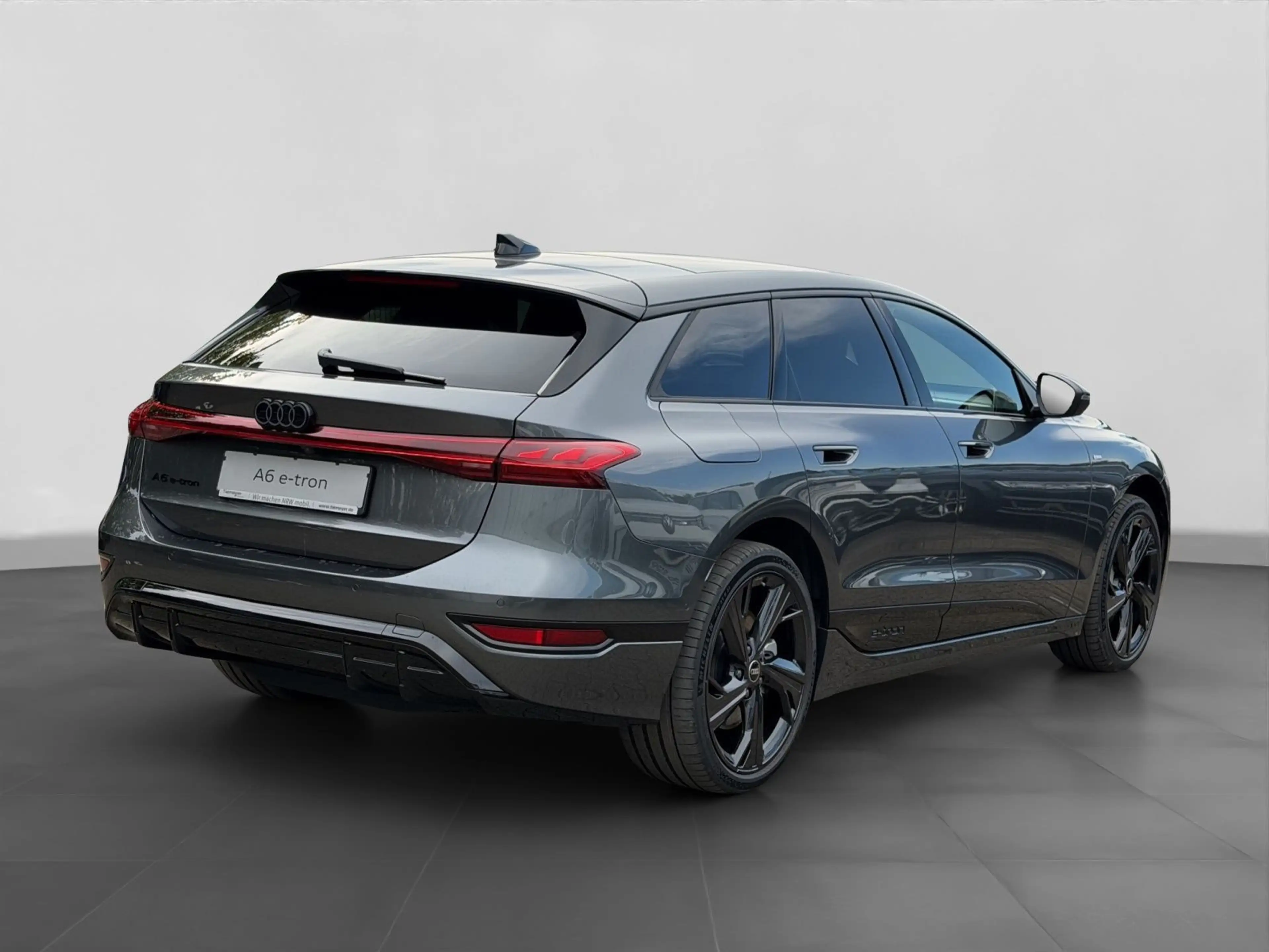 Audi A6 e-tron performance 2x S LINE — photo 3