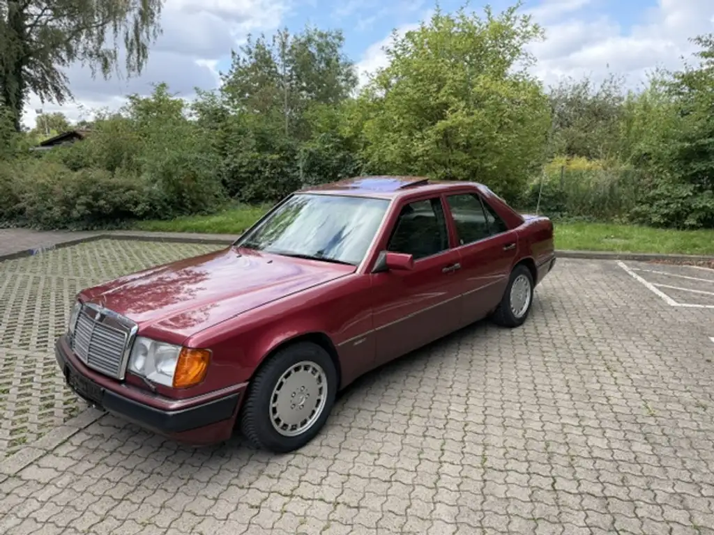 Mercedes-Benz 300 1989 из Европы — купить под ключ