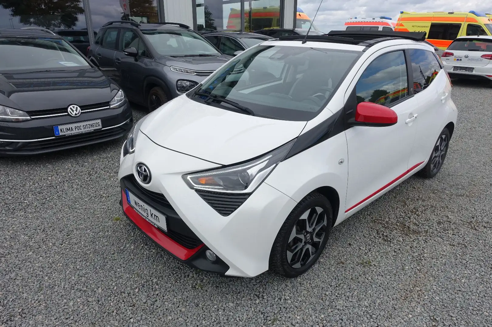 Toyota Aygo 1.0 Aut.KLIMA APP DAB KAM el.FALTDACH BLUET Weiß - 2