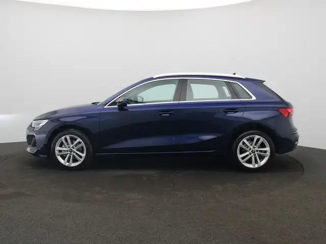 Audi A3 view 4