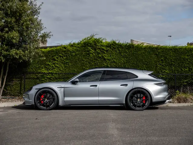 Porsche Taycan view 3
