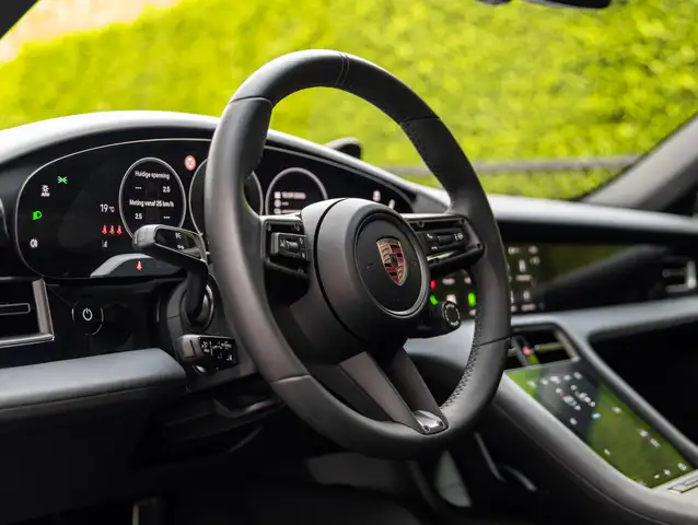 Porsche Taycan view 7