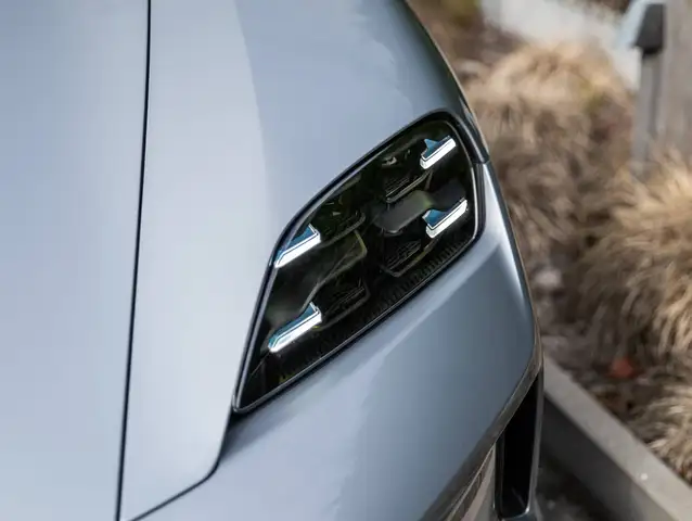 Porsche Taycan view 13
