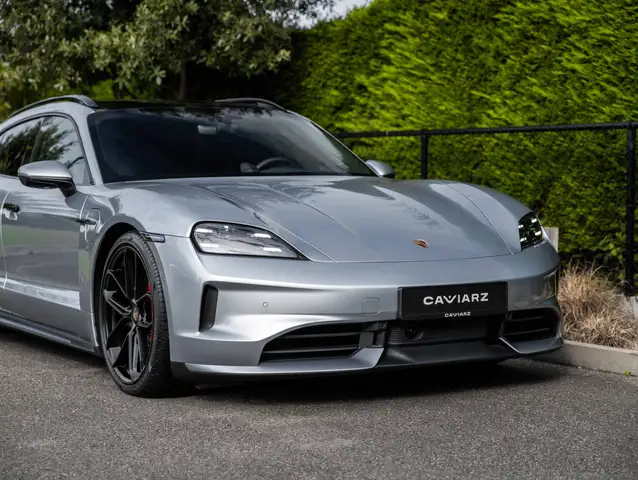 Porsche Taycan view 18