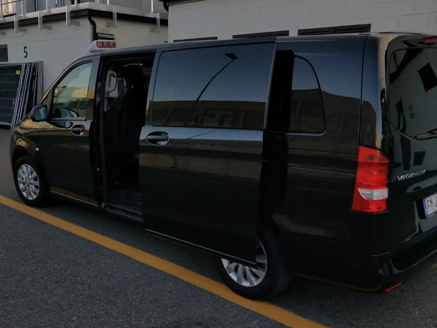 Mercedes-Benz Vito Nero - 2