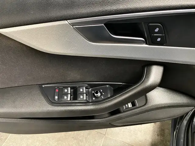 Audi A4 view 10