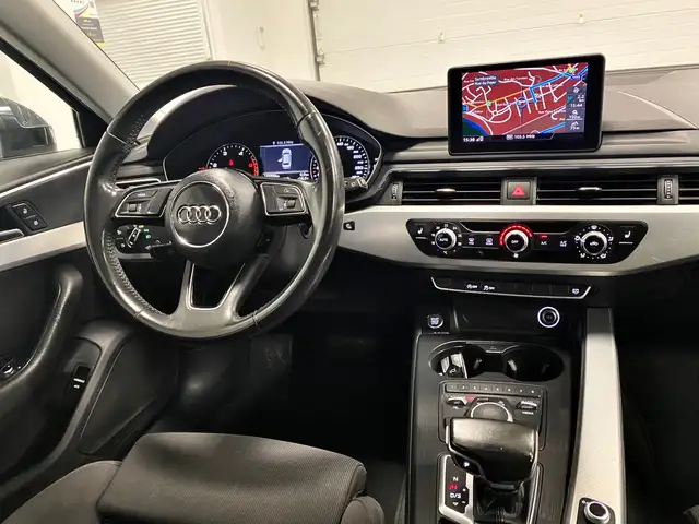 Audi A4 view 14