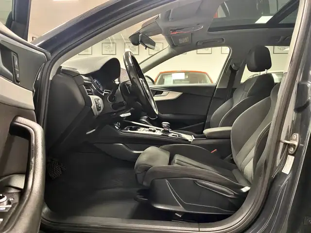 Audi A4 view 12