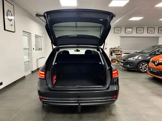 Audi A4 view 8