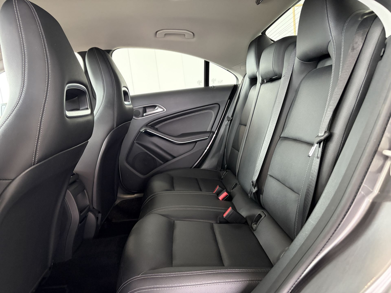 Mercedes-Benz CLA 200 Automaat / Leder / Camera / Navigatie / Sfeerverlichting — photo 15