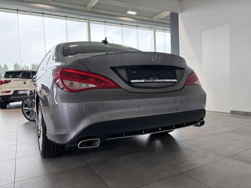 Mercedes-Benz CLA 200 Automaat / Leder / Camera / Navigatie / Sfeerverlichting — photo 9