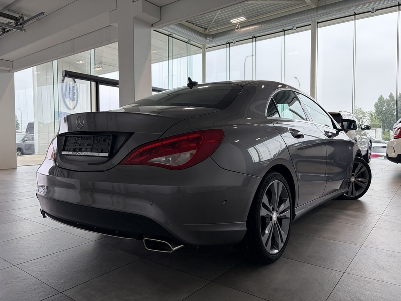 Mercedes-Benz CLA 200 Automaat / Leder / Camera / Navigatie / Sfeerverlichting — photo 10
