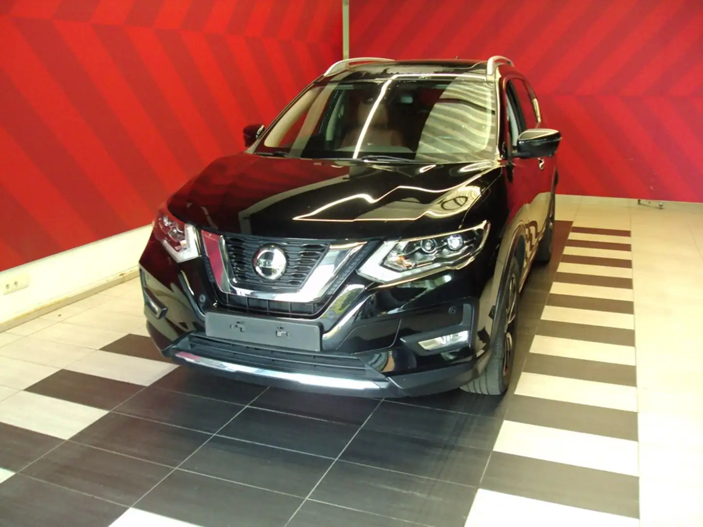 Nissan X-Trail TEKNA DCT BENZINE DIG-T 160PK Zwart - 1