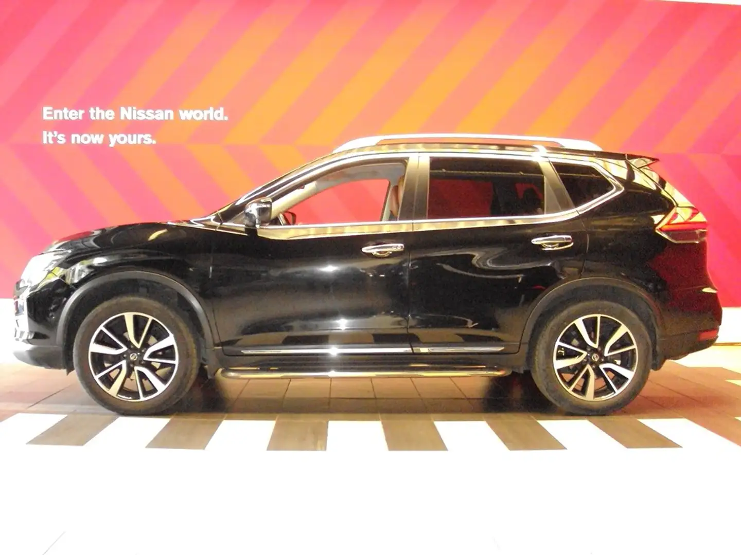 Nissan X-Trail TEKNA DCT BENZINE DIG-T 160PK Zwart - 2