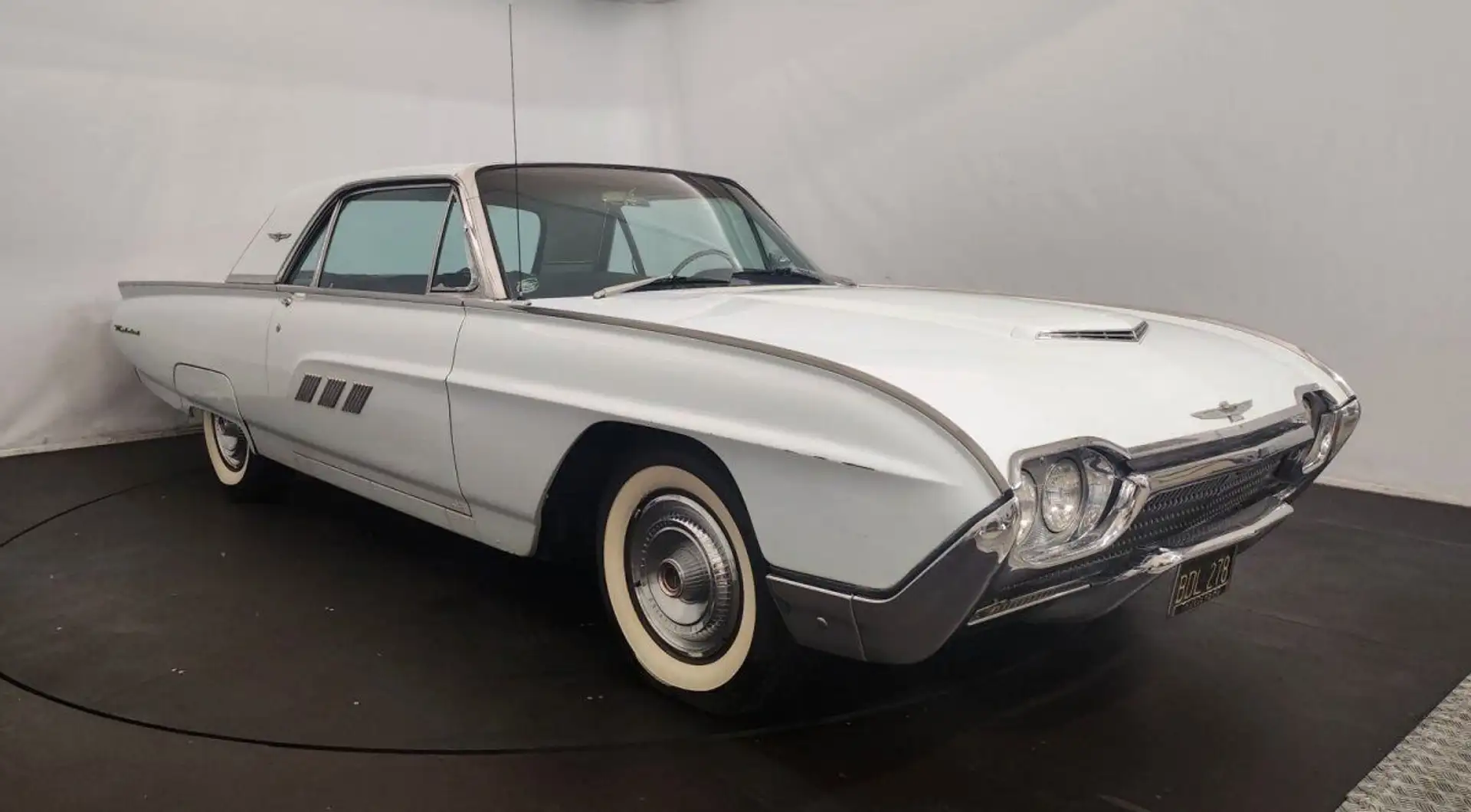 Ford Thunderbird Niebieski - 1