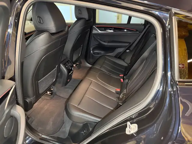BMW X4 view 14