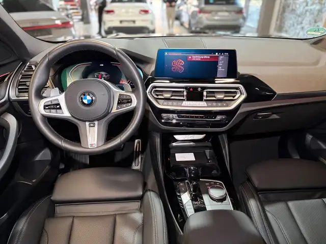 BMW X4 view 11