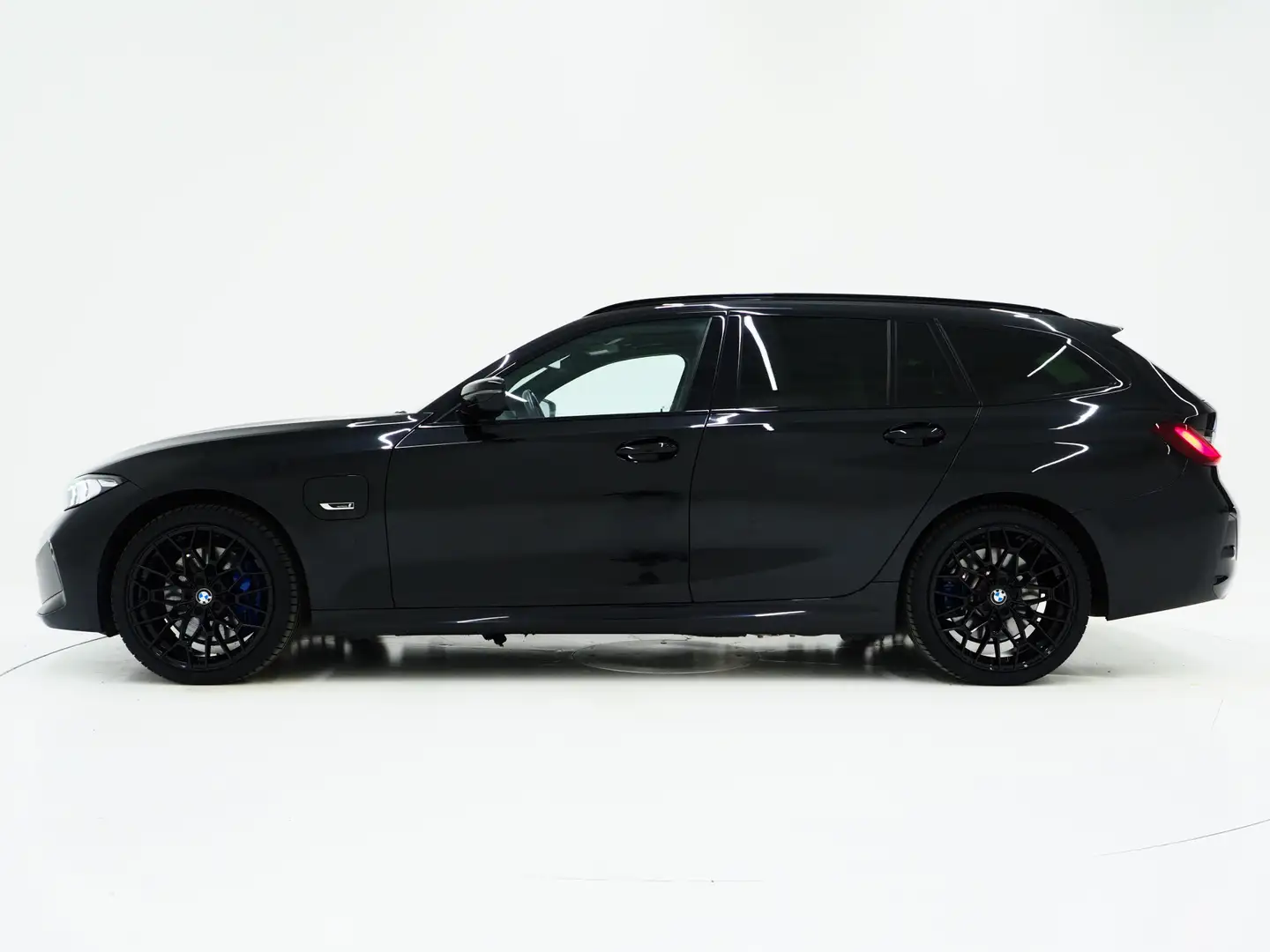 BMW 330 3-serie Touring 330e M-Sport Pro LCI NIEUW MODEL! Zwart - 2