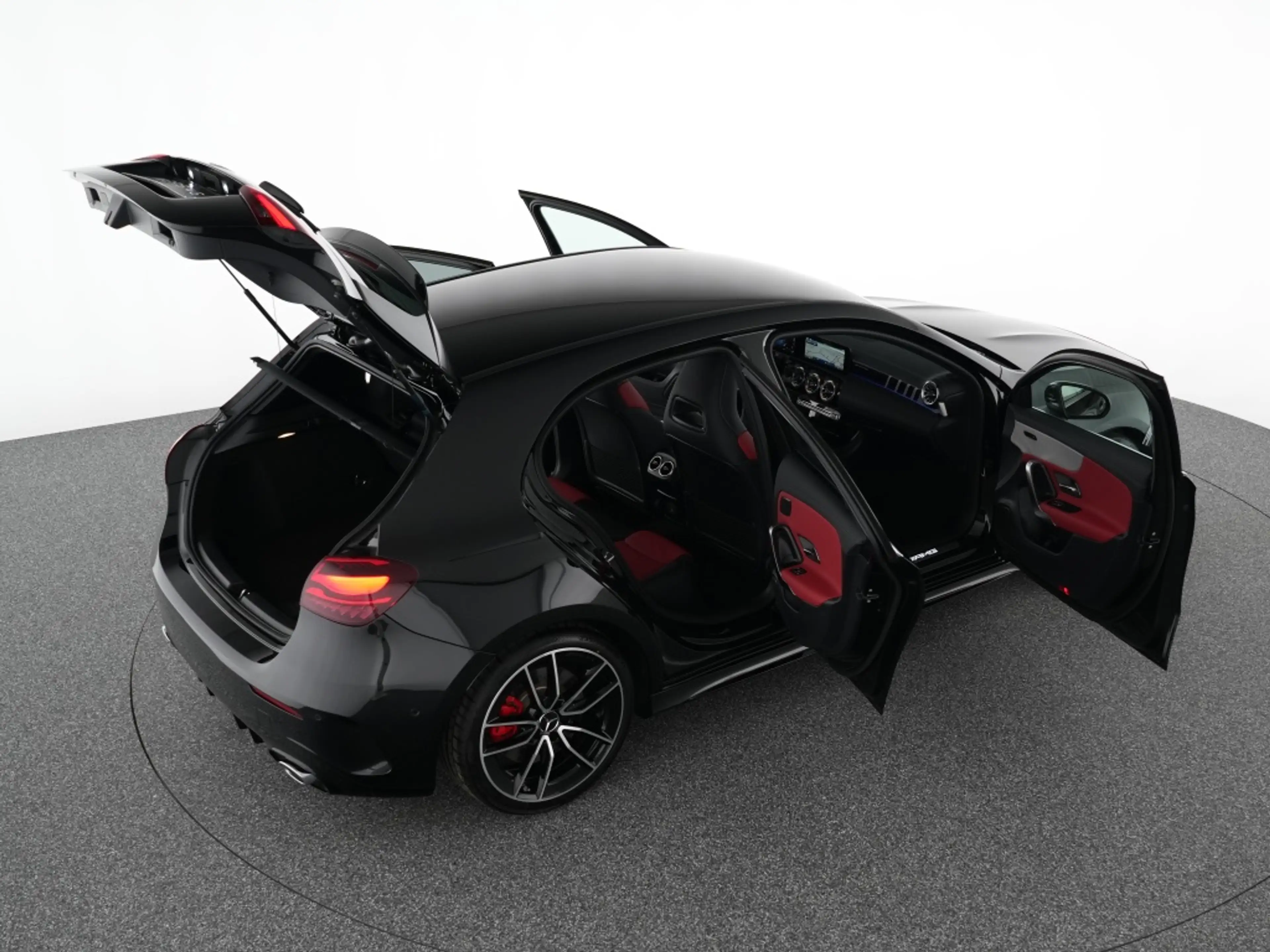 Mercedes-Benz A 35 AMG AMG A 35 4M Premium Leder LED Distronic Kamera — photo 13