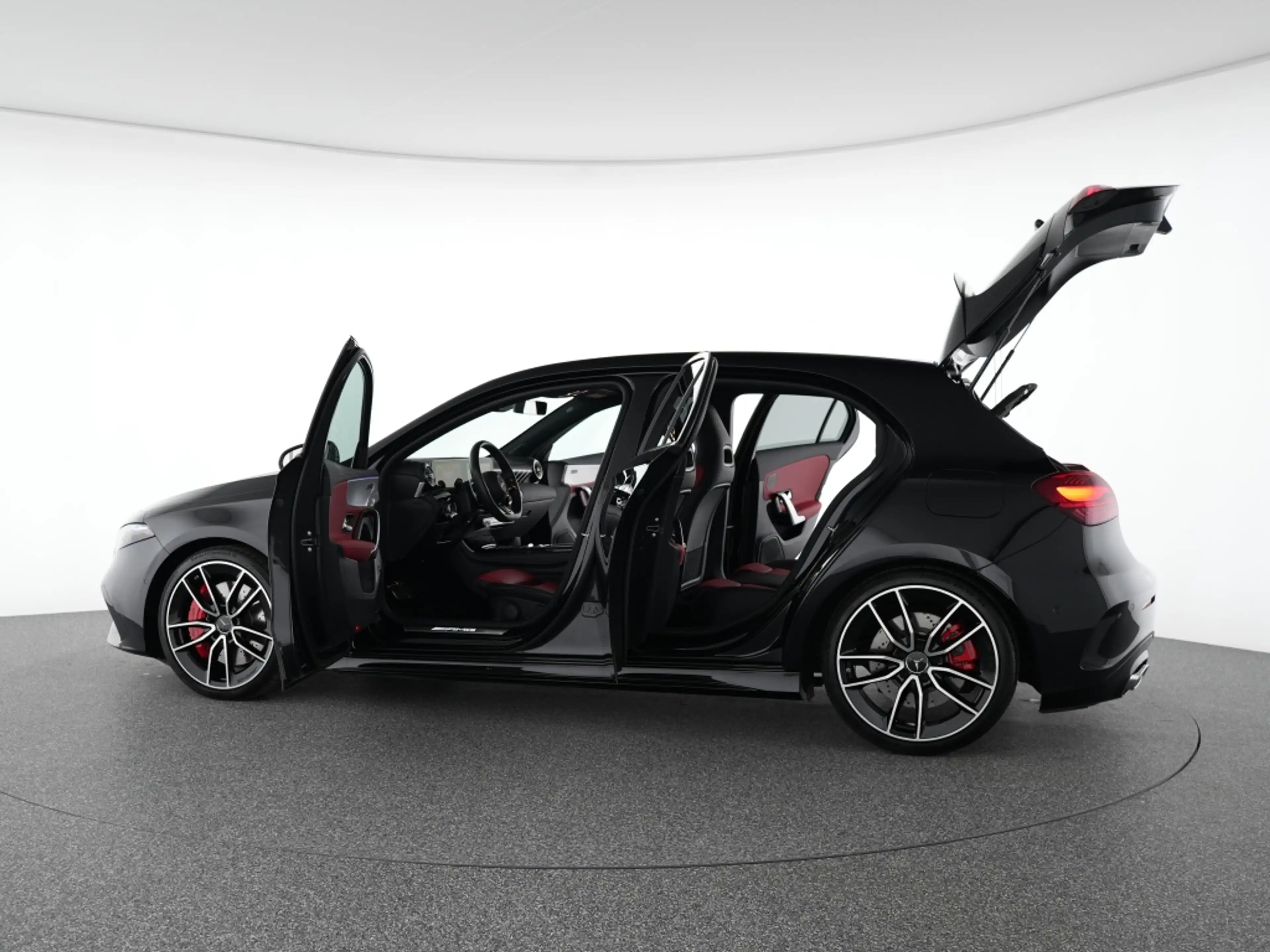 Mercedes-Benz A 35 AMG AMG A 35 4M Premium Leder LED Distronic Kamera — photo 14