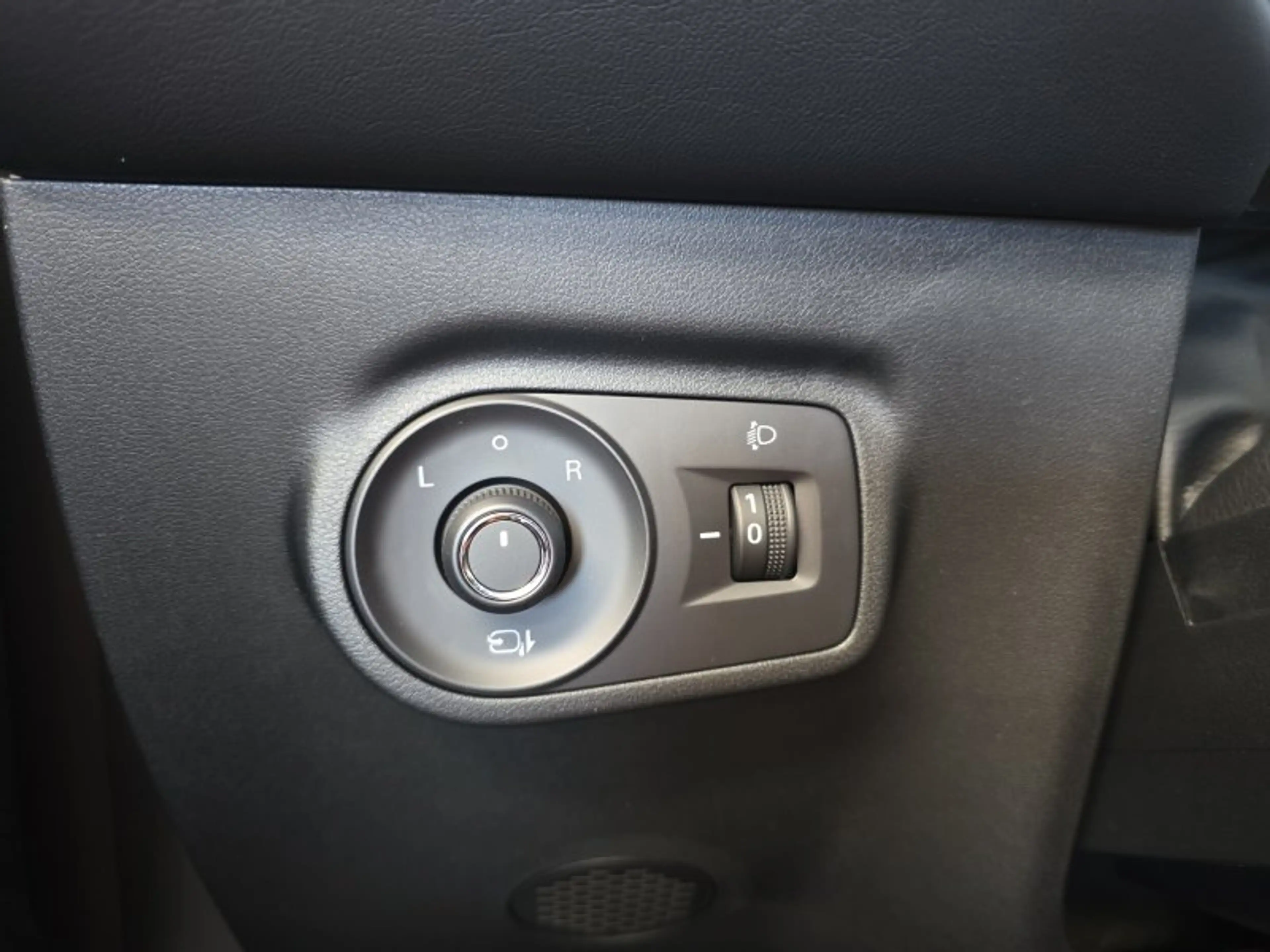 MG ZS Luxury 1,5 Hybrid+ 197PS Pano/18*Alu/LED/Navi/Lede — photo 20