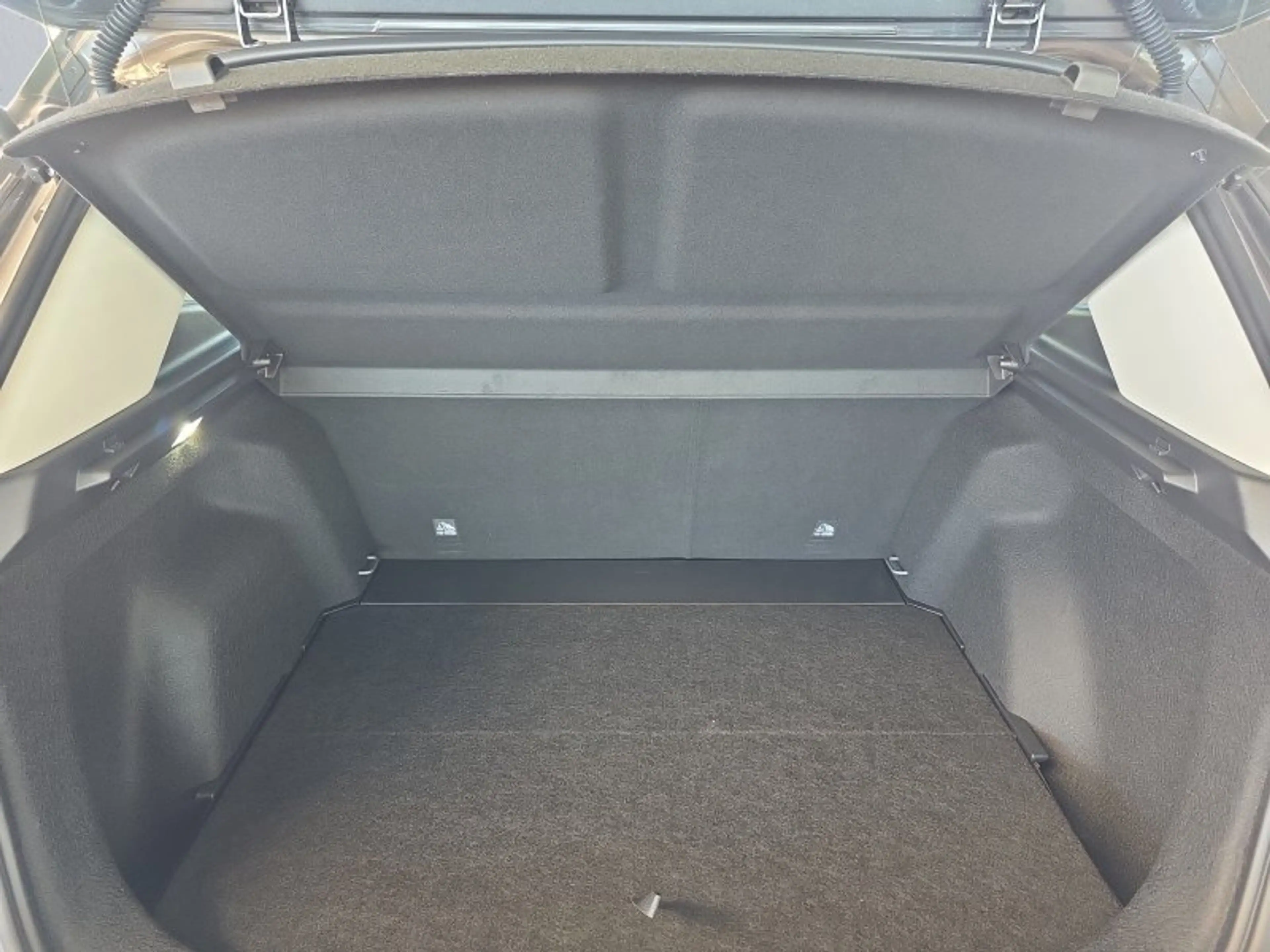 MG ZS Luxury 1,5 Hybrid+ 197PS Pano/18*Alu/LED/Navi/Lede — photo 16