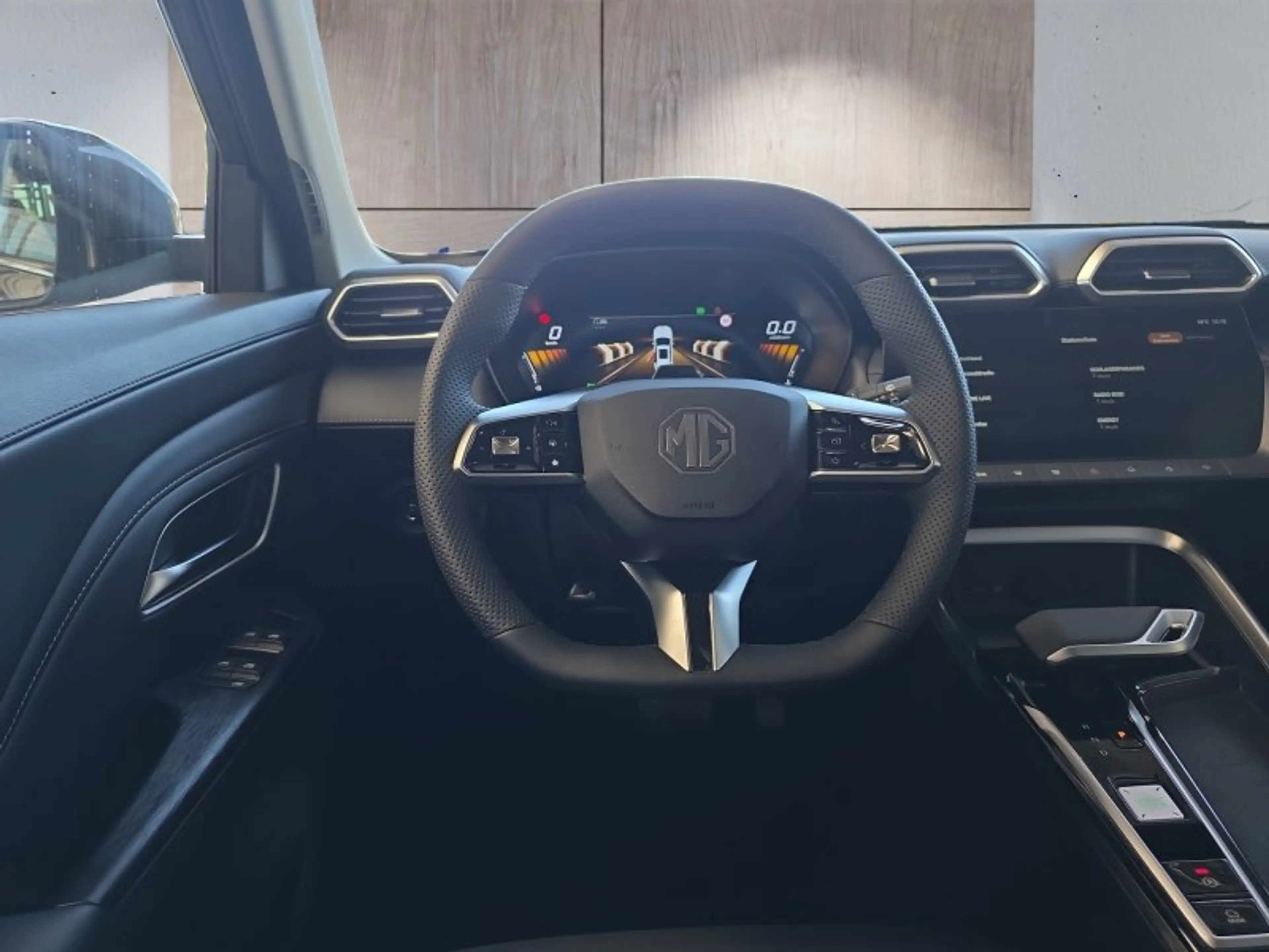 MG ZS Luxury 1,5 Hybrid+ 197PS Pano/18*Alu/LED/Navi/Lede — photo 12